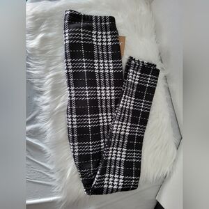 NEW  Just Cozy Leggings With Fur Lining  Black and White, Size M/L